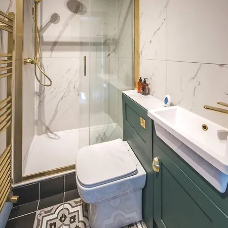 The Scarborough - Ukc9901 Apartman